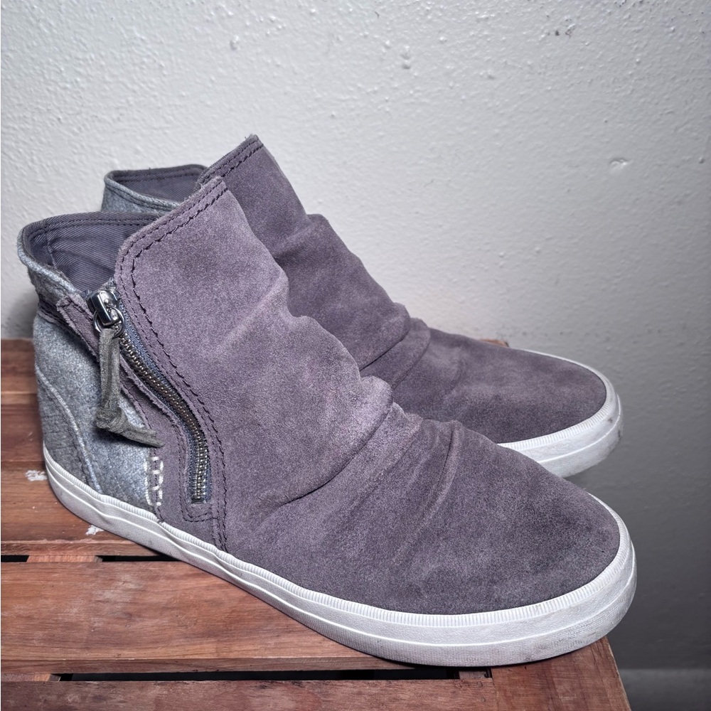 Sperry women’s High Top Sneakers